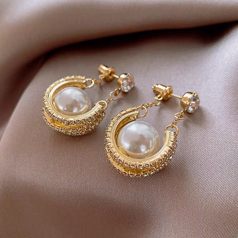 Golden Body Pearl Earings