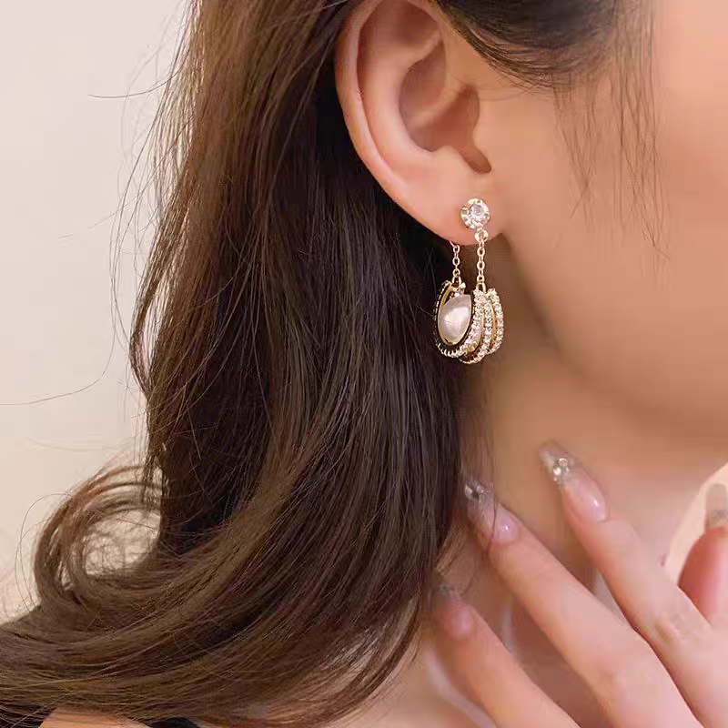 Golden Body Pearl Earings