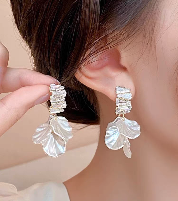 Flower Pearl Earings