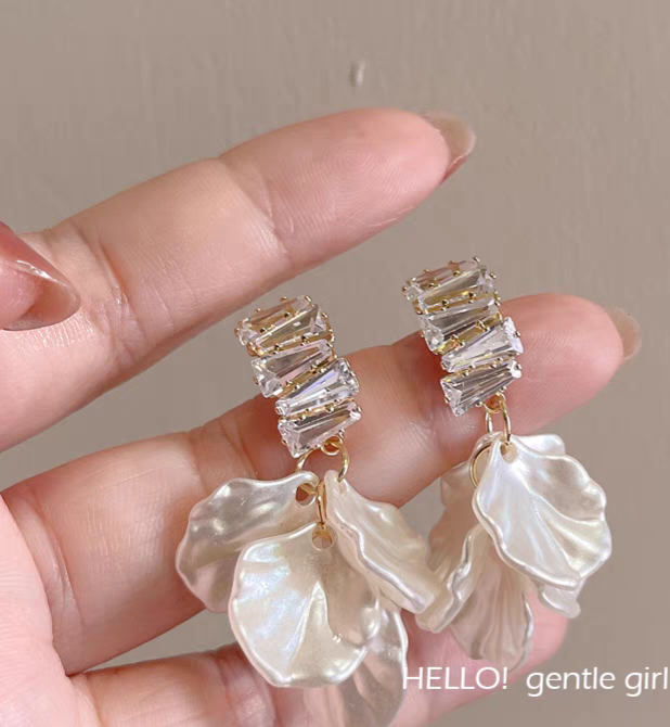 Flower Pearl Earings