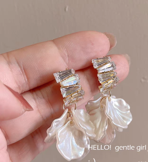 Flower Pearl Earings