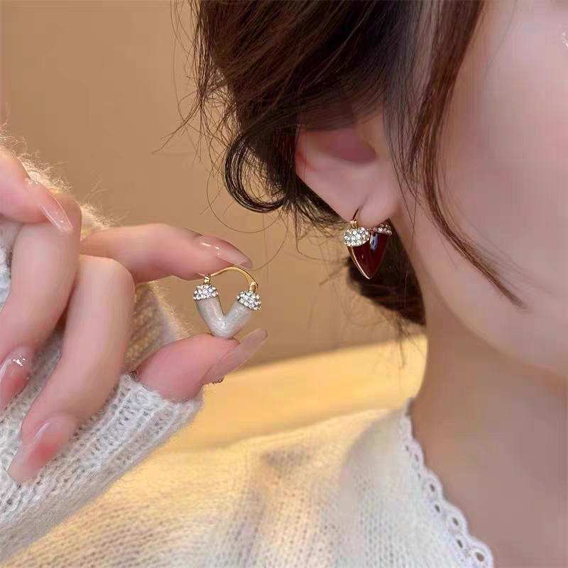 Pearl White Heart Earings