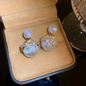 Crystal Pearl Earings